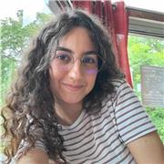 Passionnée par le partage l'apprentissage des langues, je suis une jeune étudiante en cycle ingénieur offrant des cours en arabe.